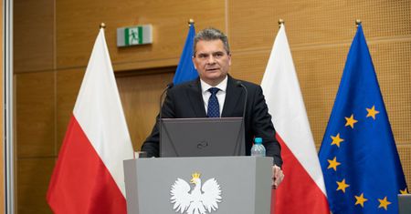 Przeszukania w KRS. Korneluk: zabezpieczono setki akt