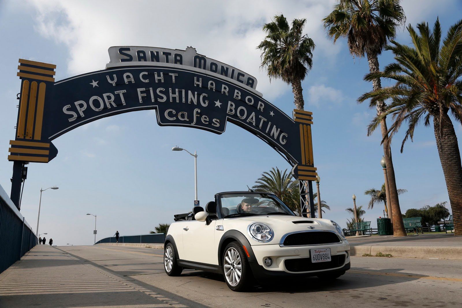 Galeria Mini jako celebracja sprzedaży półmilionowego egzemplarza w USA 124