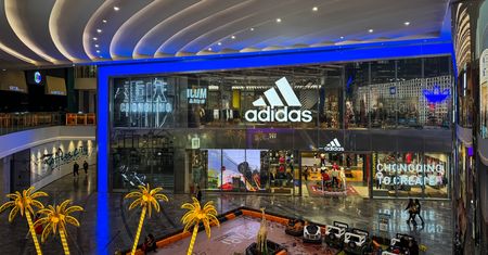 Adidas planuje duże zwolnienia. Pracę straci nawet 500 osób