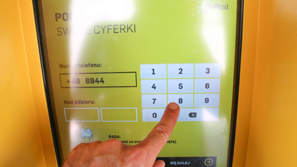Oszustwo "na SMS-y od InPostu" nadal trwa/ fot. GettyImages