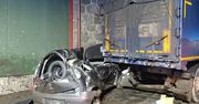 Rąbczyn: Opel wbił się w ciężarówkę. Kierowca nie żyje