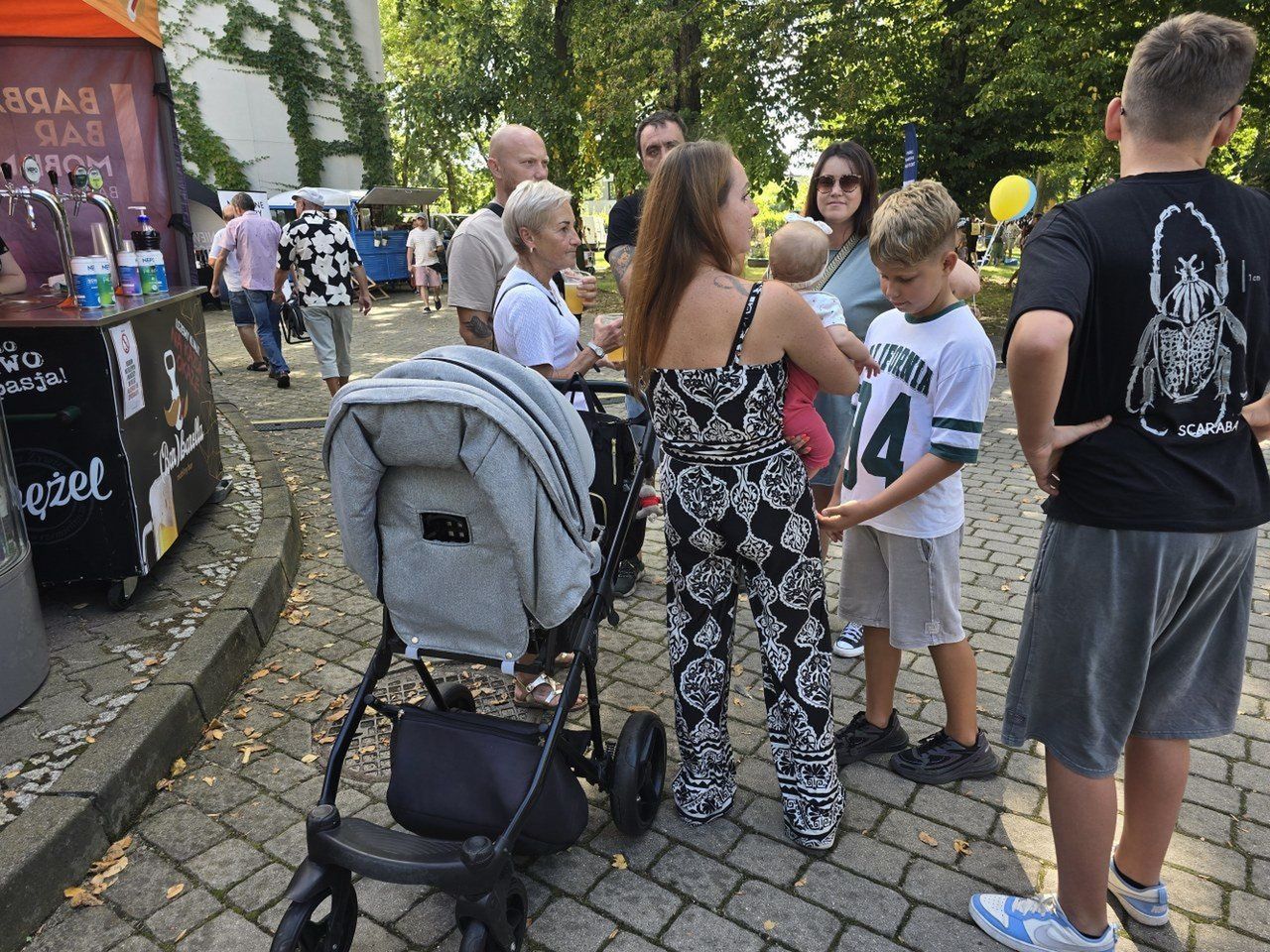 Niedzielny piknik "Leszczyńskie smaki" przyciągnął do Parku Satyryków w Lesznie sporą grupę mieszkańców