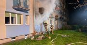 Wybuch i pożar w bloku. Akcja strażaków w Kętrzynie