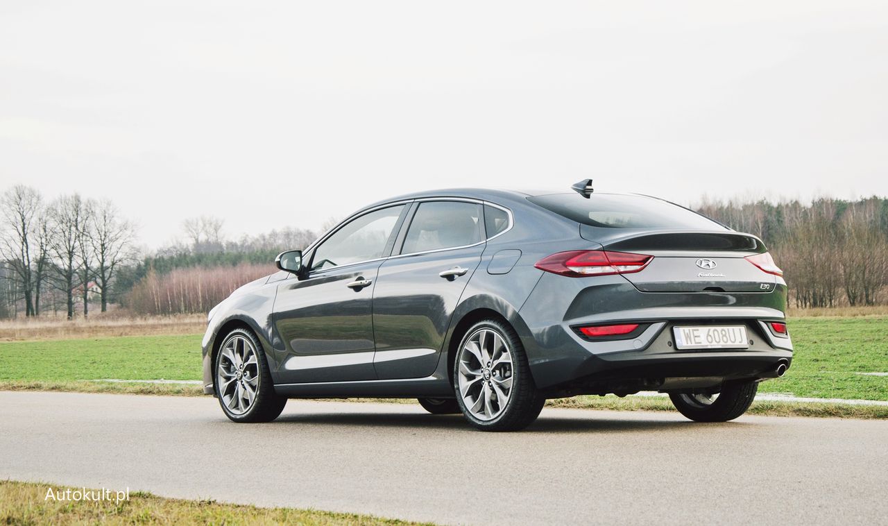 Hyundai i30 Fastback to w praktyce liftback, ale "fastback" brzmi lepiej