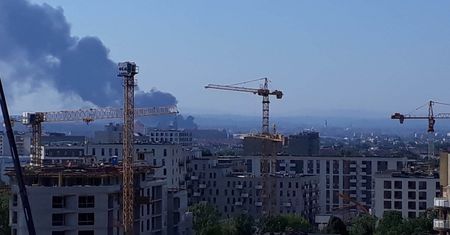 Kraków. Pożar materiałów budowlanych