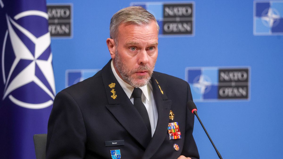 Chair of the Nato Military Committee Admiral Rob Bauer gives a press conference following NATO Military Chiefs of Defence meeting in Brussels, Belgium, 18 January 2024. NATO's highest Military Authority, the Military Committee, meet in person on 17 and 18 January 2024. EPA/OLIVIER HOSLET Dostawca: PAP/EPA.
