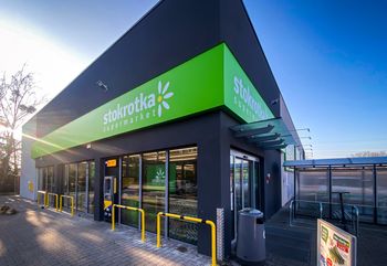 Wystartowała promocja w Stokrotce. 4 + 1 gratis, ale na tym nie koniec