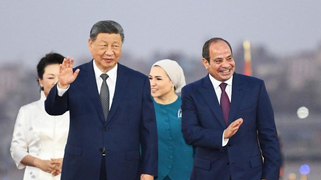 CAIRO, EGYPT - SEPTEMBER 1:  (----EDITORIAL USE ONLY - MANDATORY CREDIT - 'EGYPTIAN PRESIDENCY / HANDOUT' - NO MARKETING NO ADVERTISING CAMPAIGNS - DISTRIBUTED AS A SERVICE TO CLIENTS----)  Egyptian President Abdel Fattah el-Sisi (R) welcomes his Chinese counterpart, President Xi Jinping (L), at Cairo International Airport in Cairo, Egypt, on September 1, 2026. Xi Jinping arrives in Egypt for an official visit, his first visit to the country in 10 years. (Photo by Egyptian Presidency / Handout/Anadolu via Getty Images)