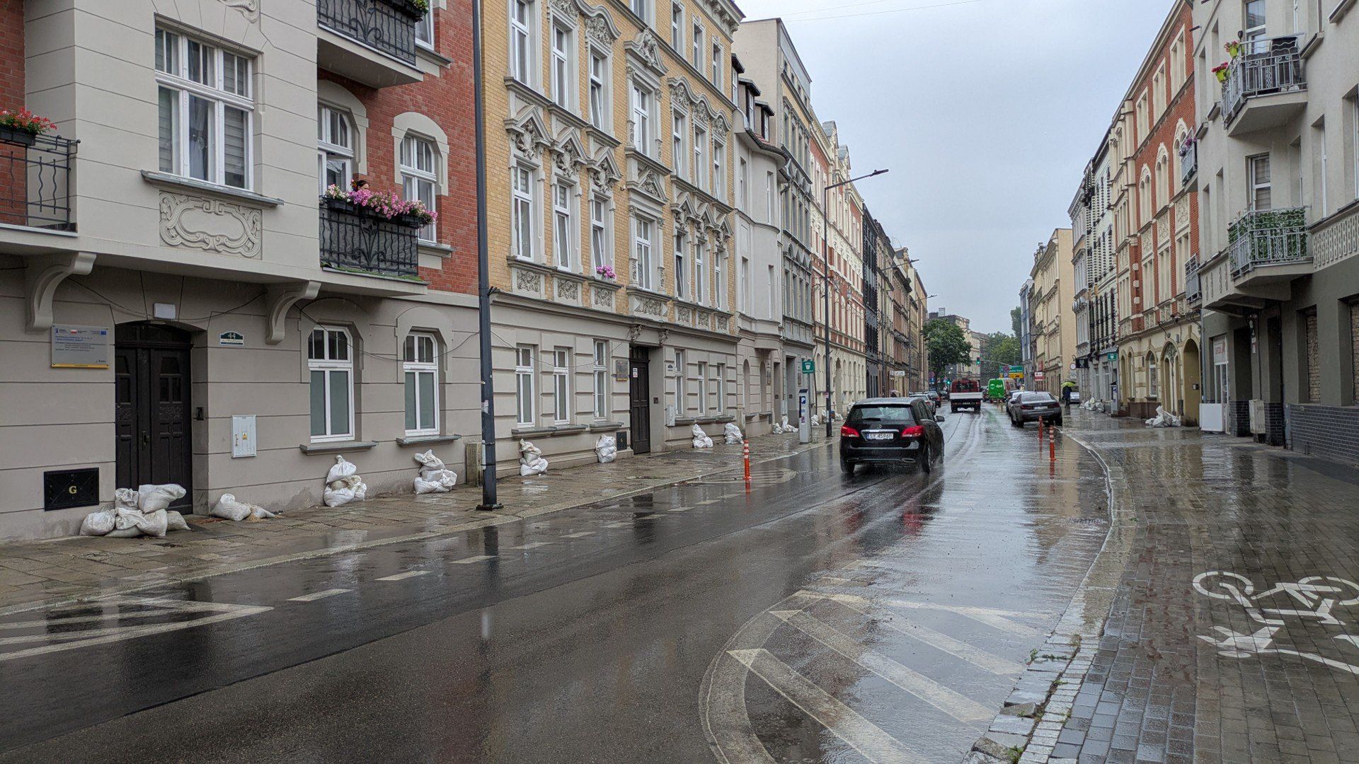 Bytomska Wenecja znów pod wodą? Miasto szykuje się na gwałtowne burze – ustawiono worki z piaskiem, możliwe podtopienia