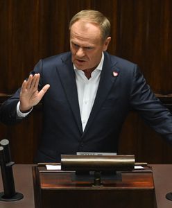 Tusk uderza w Dudę w Sejmie. Przedstawia dokumenty służb o Szatkowskim