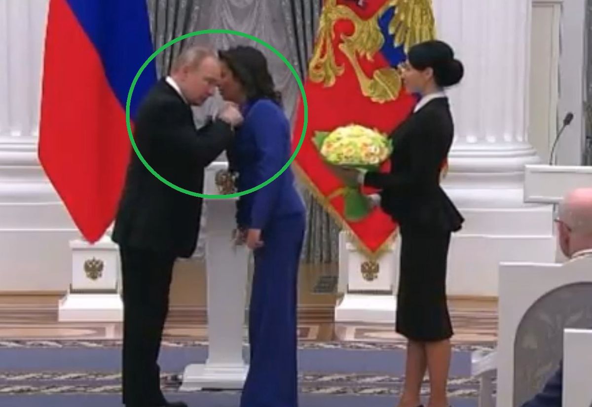 Putin wręczył jej medal. Obrzydliwe, co mu powiedziała