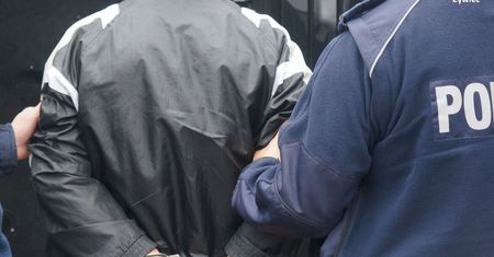 Węgierska Górka. Miał tupet, przyszedł do komisariatu i znieważył dzielnicowego, choć był poszukiwany