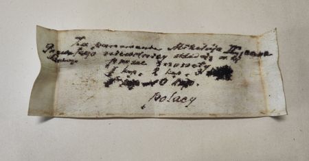 Remontowali dzwonnicę starego kościoła. Znaleźli historyczny skarb