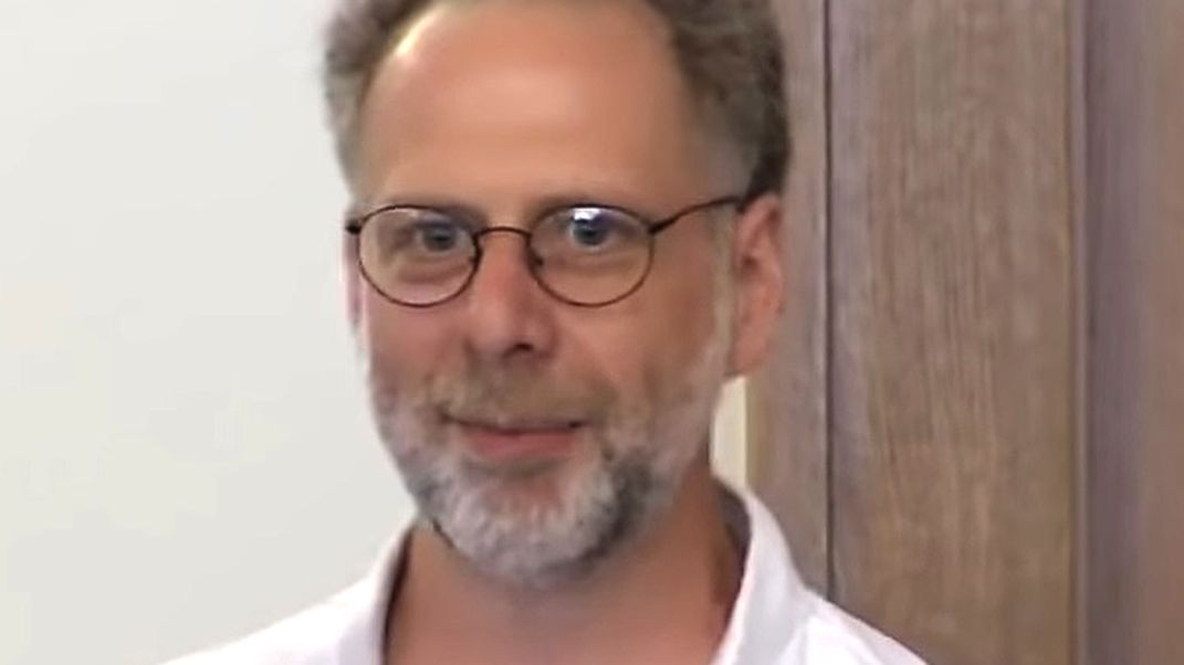 Jak długo trzeba spać w nocy? Wcale nie osiem godzin, jak sądzono