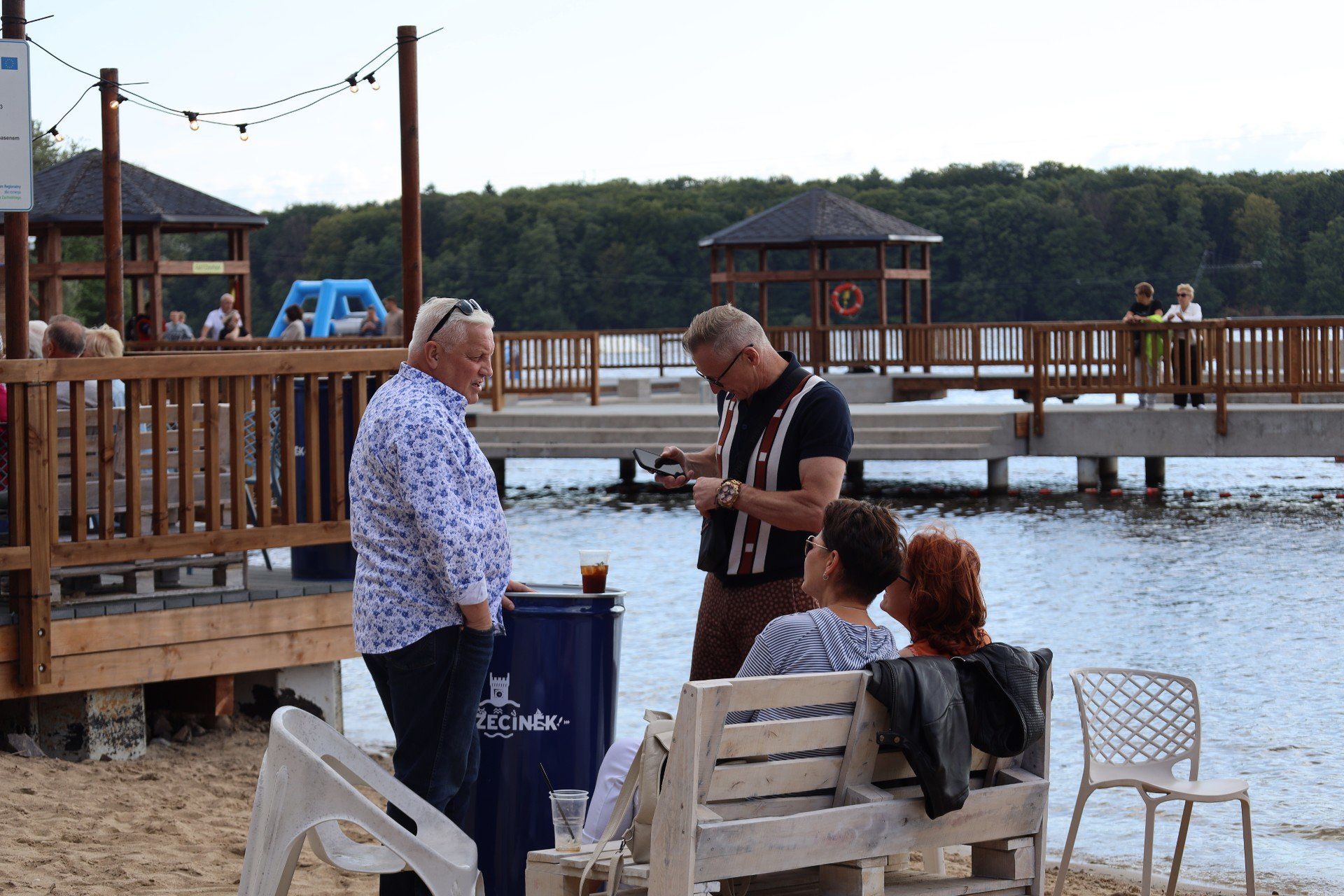 Dansing dla seniorów na plaży miejskiej w Szczecinku