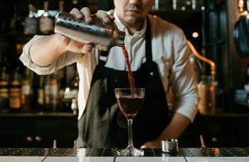 Nie dla osób 40 plus. Japoński pub wprowadził granicę wieku