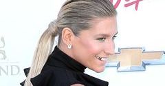 Kesha na salonach bez majtek?