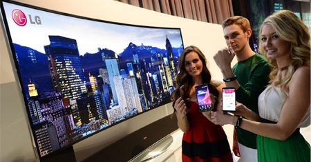 LG stawia na technologię noszoną. Inteligentna opaska Lifeband Touch oficjalnie