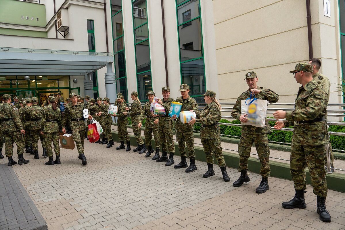 ładowanie darów przez SG