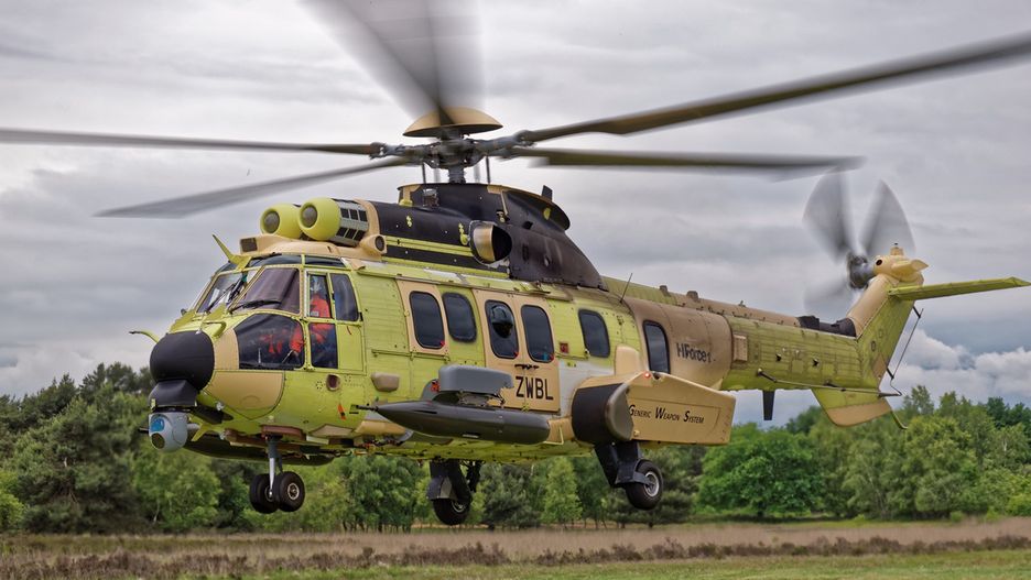 Śmigłowiec H225M w czasie prób integracji z systemem uzbrojenia HForce