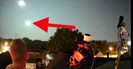 Fragment komety wybuchł nad USA. Ognista kula przyćmiła superksiężyc