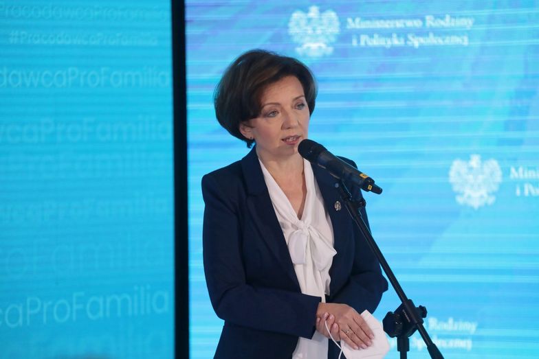 Minister rodziny zapowiedziała, że zostały już tylko dwie transze czternastych emerytur do wypłacenia. 