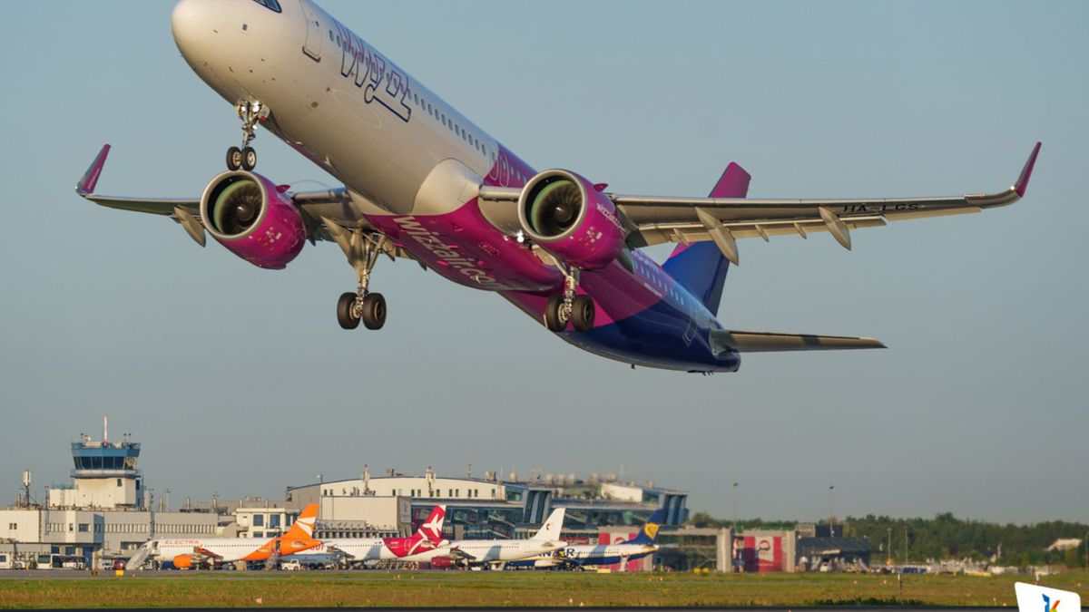 Mieszkańcy Ożarowic mają dość mieszkania koło lotniska