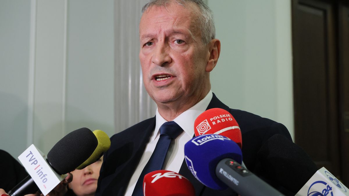 Jacek Dobrzy�ski
Warszawa, 04.12.2025. rzecznik ministra koordynatora s�u�b specjalnych Jacek Dobrzy�ski podczas wypowiedzi dla medi�w w Sejmie, 4 bm. w Warszawie. (mr) PAP/Pawe� Supernak
Pawe� Supernak
10 10. X kadencja kadencji, obrady, obrady Sejmu, polityk, polityka, posiedzenie, sala obrad, sala plenarna, sala posiedze�, sejm, sejmu