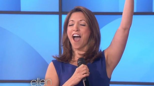 WTF dnia: kobieta, która potrafi śpiewać głosami znanych wokalistek [wideo] 1