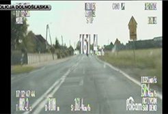 Motocyklista pędził o 111 km/h za szybko