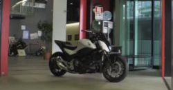 Honda zbudowała motocykl, który się nie przewraca