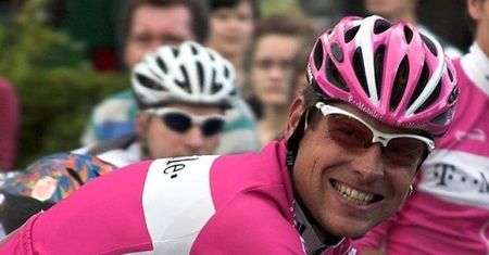 Wrócił na ciemną drogę. Poważne problemy byłego sportowca