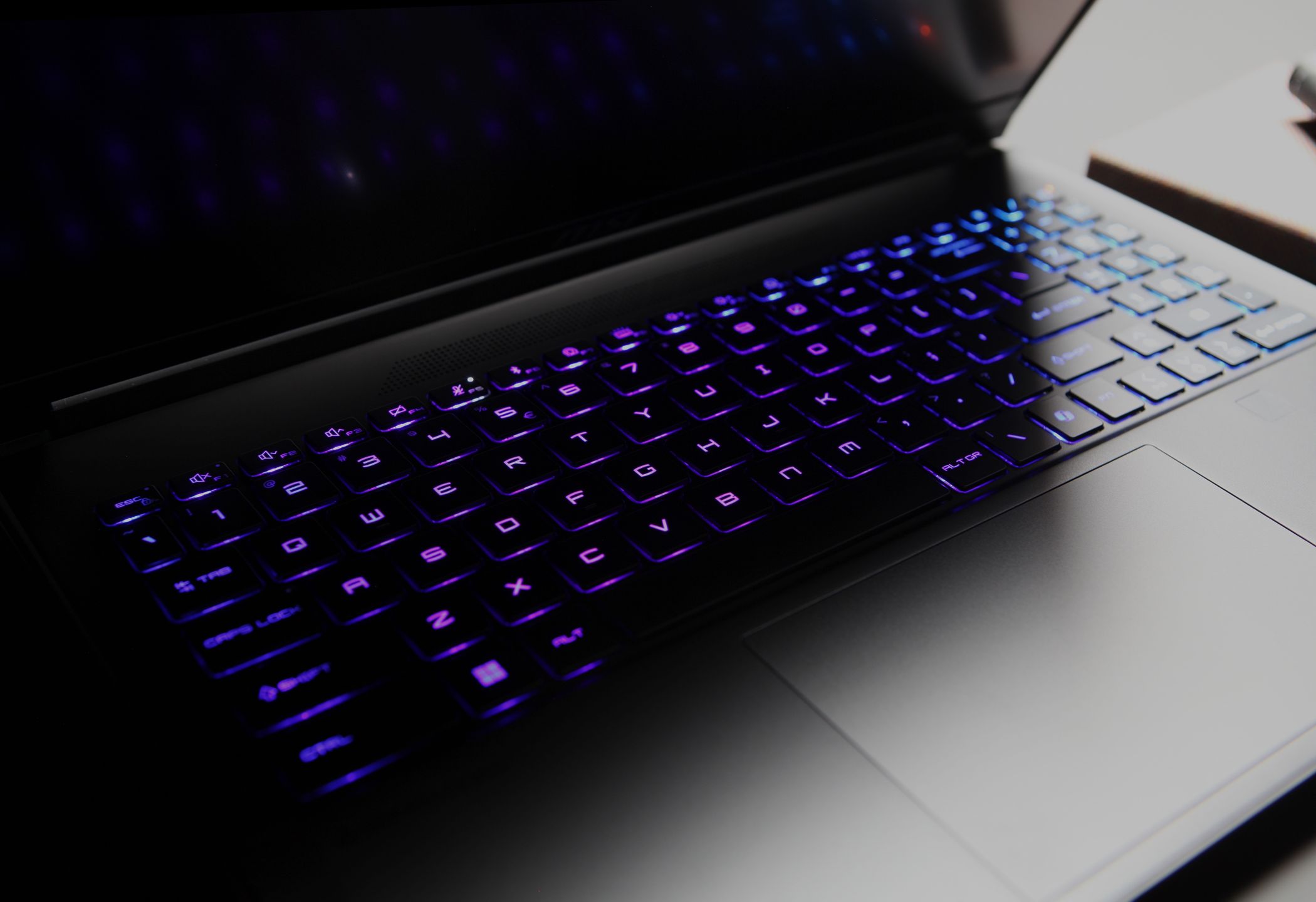 MSI Stealth A16 AI+