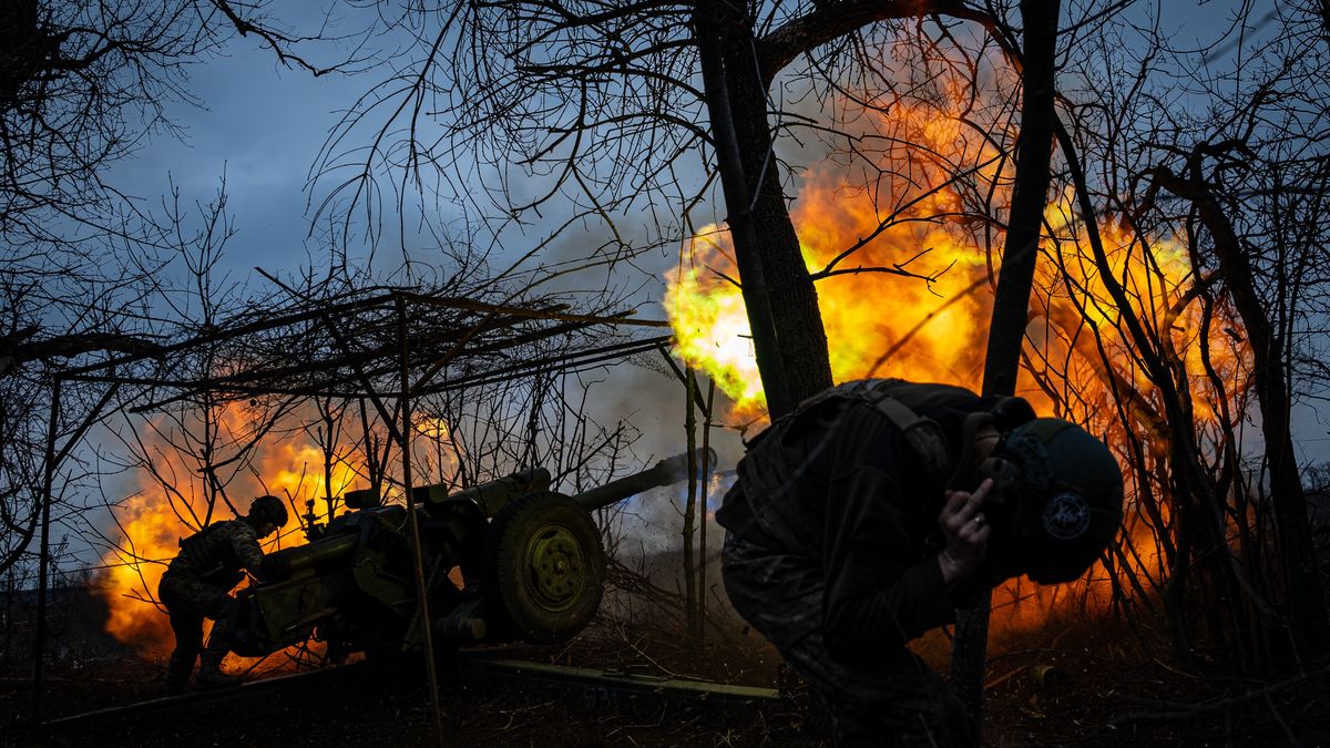 DONETSK, UKRAINE - MARCH 11: Ukrainian servicemen from the 10th Brigade fire a D-30 Howitzer towards Russian infantry along the frontline outside of Soledar, Ukraine on March 11, 2023. The cannon it is inherited from the Soviet Union era (1971) but the 122mm ammunition comes from Western countries. The artillery battle between Ukranian and Russian forces as been fierce in recent weeks. (Photo by Ignacio Marin/Anadolu Agency via Getty Images)