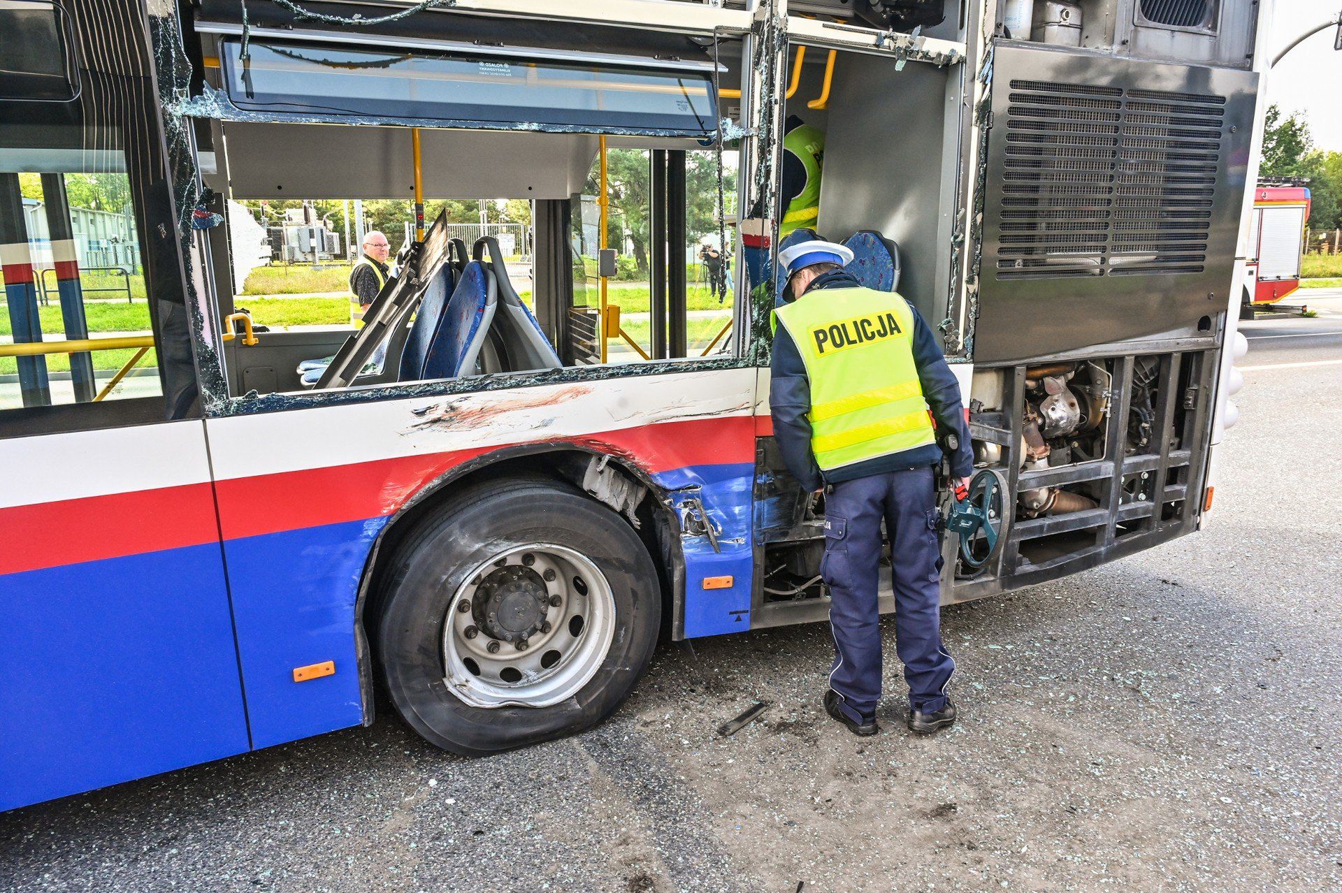 Tuż przed godziną 8 na skrzyżowaniu ulic Akademickiej i Korfantego doszło do zderzenia tramwaju z autobusem miejskim.
