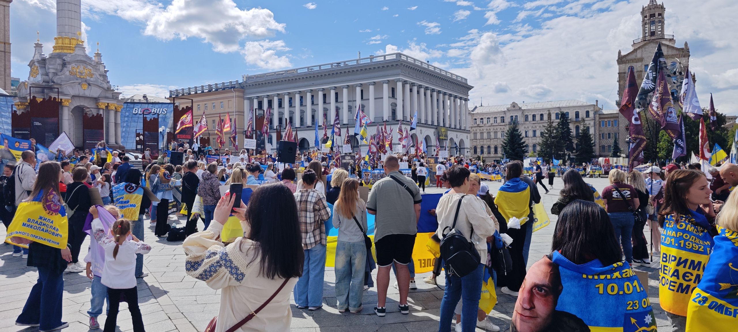 Wiec rodzin zaginionych żołnierzy