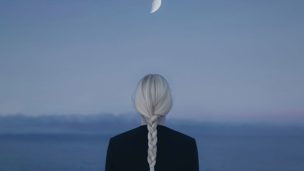 Gabriel Isak opowiada, jak wygląda życie artysty z depresją w pięknym konceptualnym projekcie 1