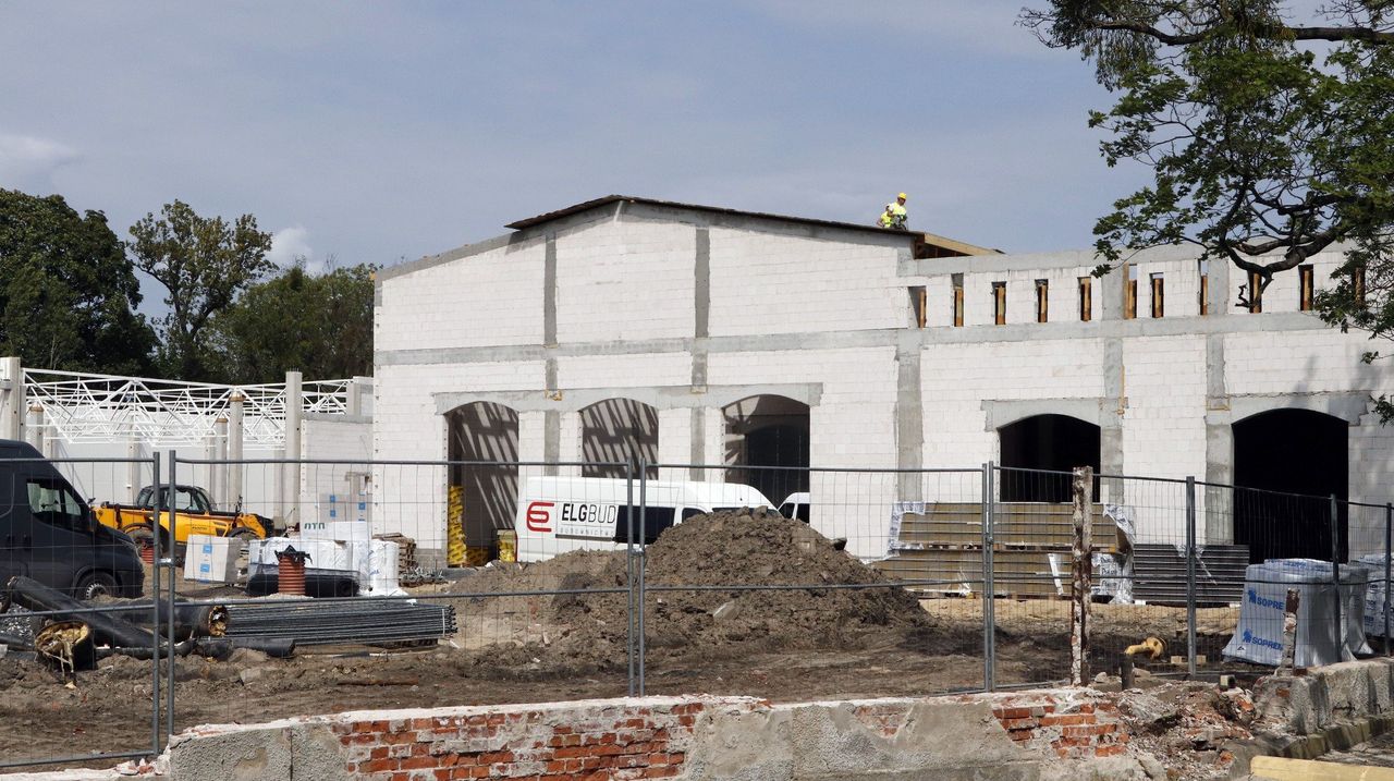 Grudziądz: Ekspresowo idzie budowa kompleksu handlowo-usługowego na terenie po byłym browarze