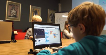 Nauka programowania od najmłodszych lat. Niedługo ruszą bezpłatne kursy