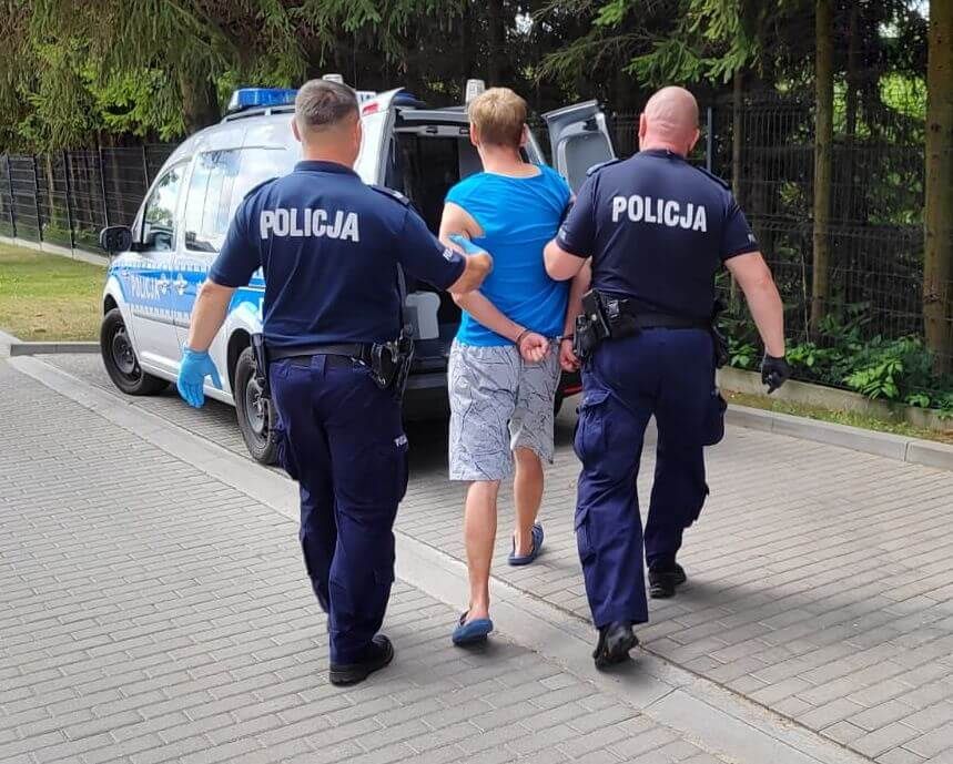 Zabił siekierą brata
