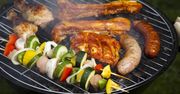 Sezon na grillowanie w pełni. Tych produktów lepiej nie kładź na ruszt (WIDEO)