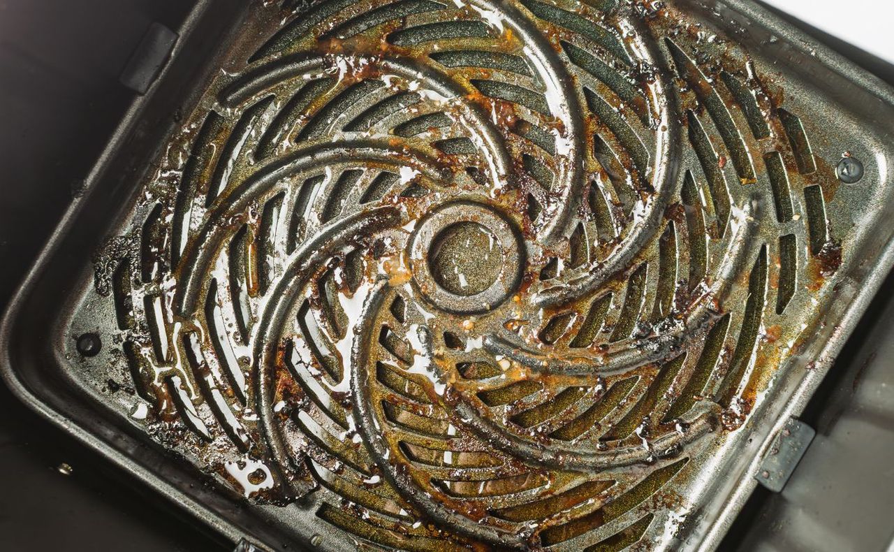 Sposób na bezpieczne umycie air fryera