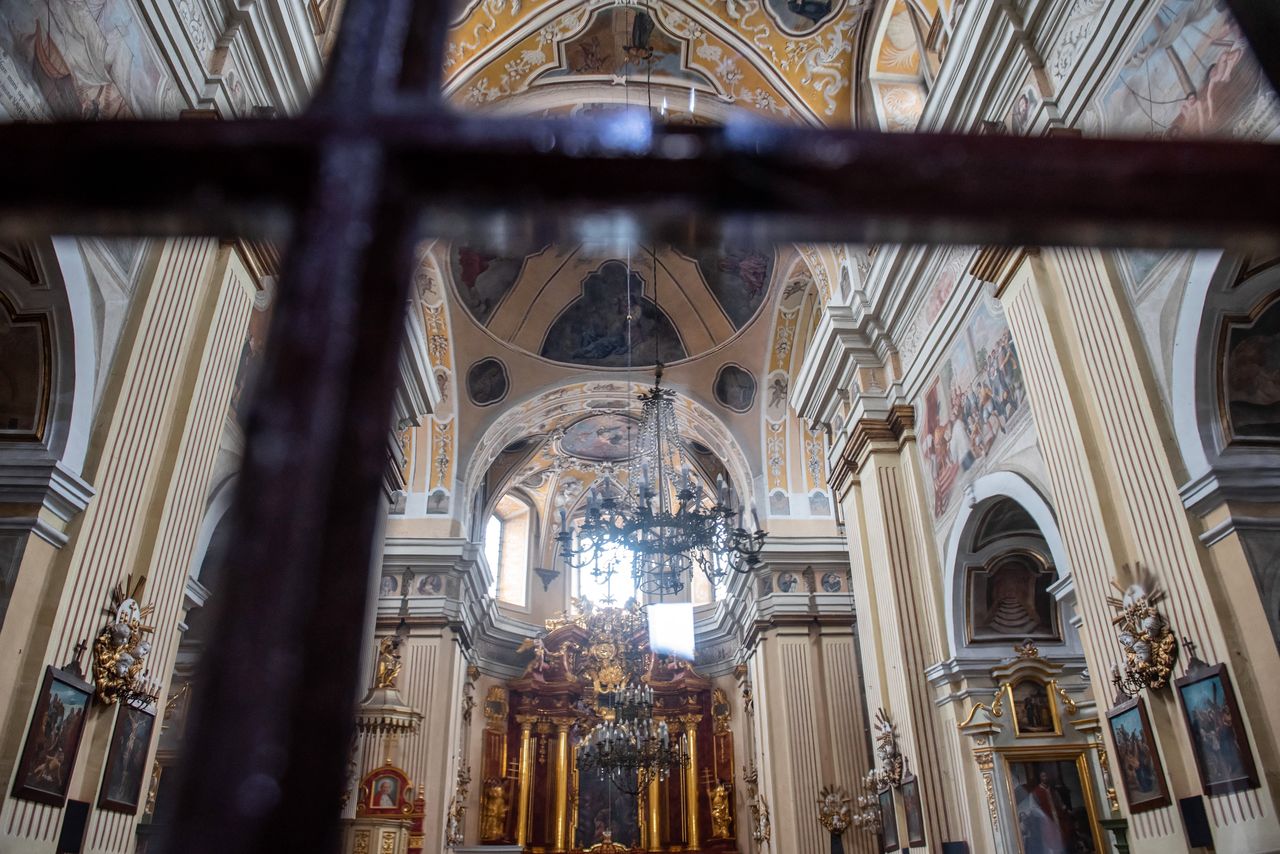 Wyniki badań CBOS-u wskazują na bardzo duży spadek religijności wśród młodych 