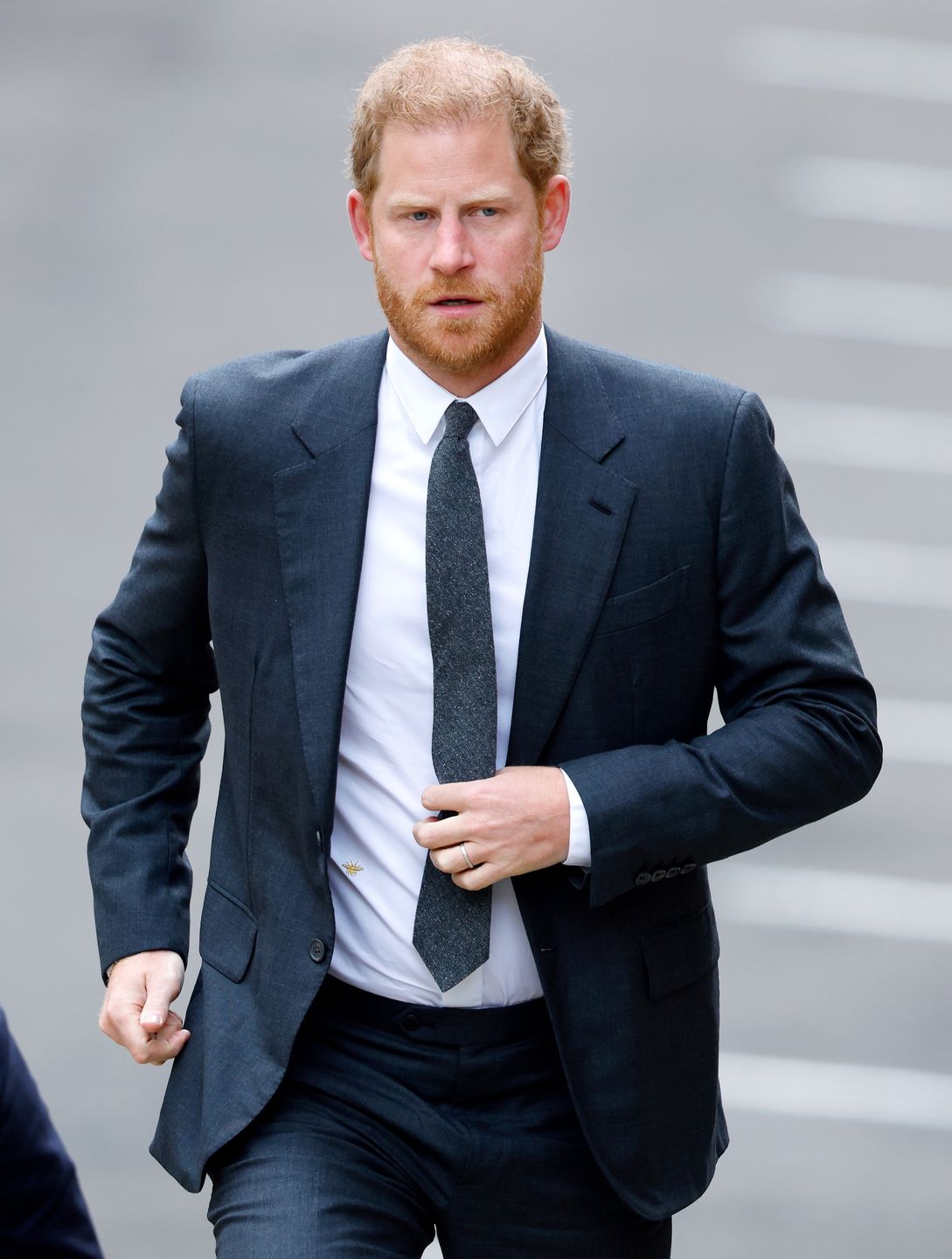 Syn królowej Camilli broni jej przed atakami księcia Harry'ego