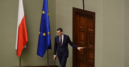 Krzyż powinien zniknąć z Sejmu? Poseł Lewicy zaskakująco