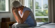 Zawroty głowy rano mogą skończyć się upadkiem. Seniorzy często to bagatelizują