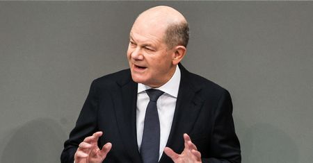 Niemcy odpowiedzą na amerykańskie cła. "Będą starały się zadowolić Trumpa"