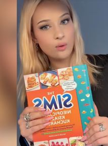 Crazy Oliwka rusza z nową serią. Będzie gotowała rzeczy z "The Sims"