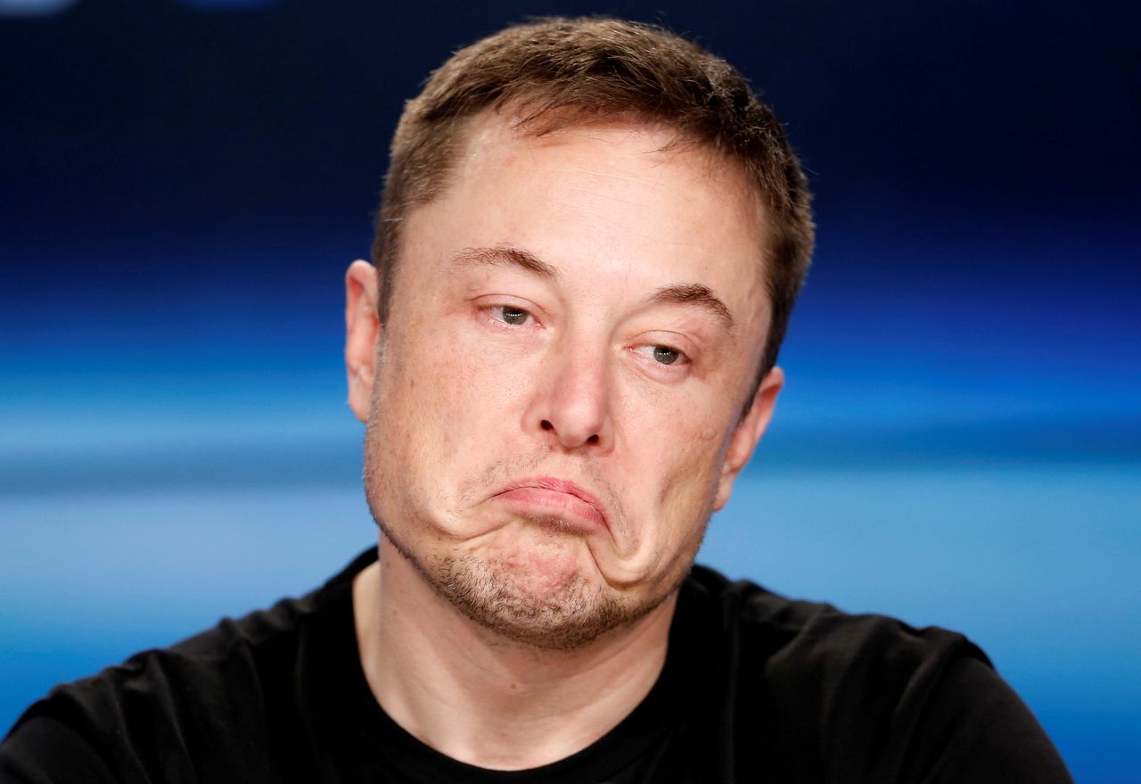 Elon Musk sugeruje, że media uwzięły się na Teslę. Sięga po statystyki wypadków