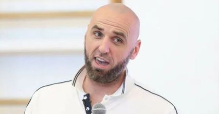 Polityk PiS zaatakował Marcina Gortata na platformie X: "Wysoki jak dąb, głupi jak głąb". Koszykarz błyskawicznie odpowiedział